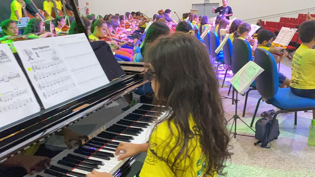 GRATUITO: Projeto Orquestra em Ação promove recital de piano neste sábado
