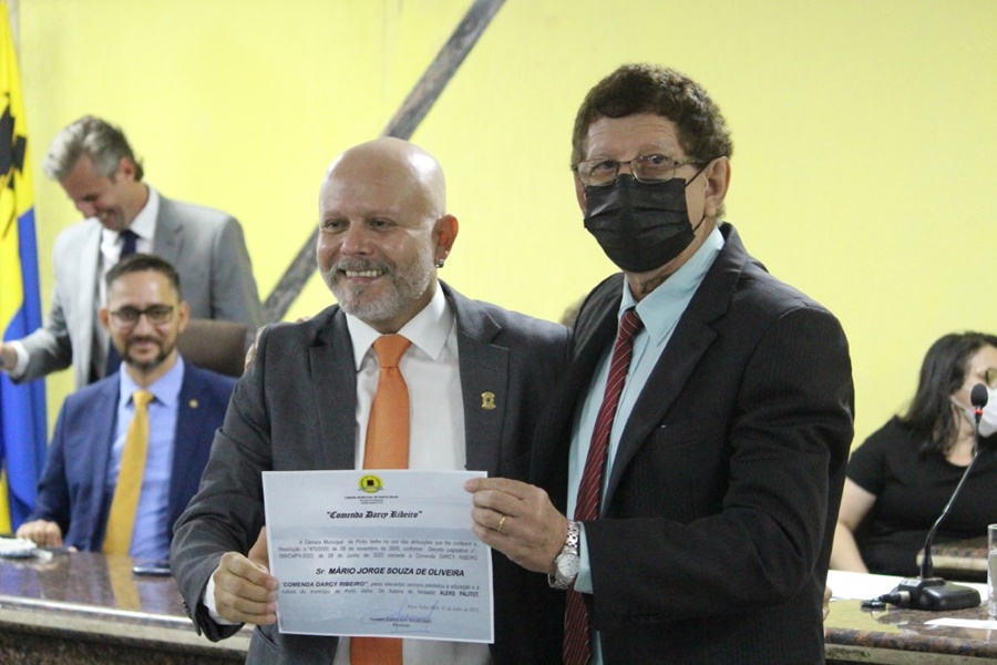 HOMENAGEM: Presidente do Sindsef recebe comenda Darcy Ribeiro da Câmara de Porto Velho