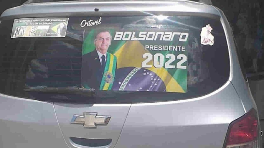PISTOLA: Justiça suspende ‘adesivaço’ pró-Bolsonaro que prometia sorteio