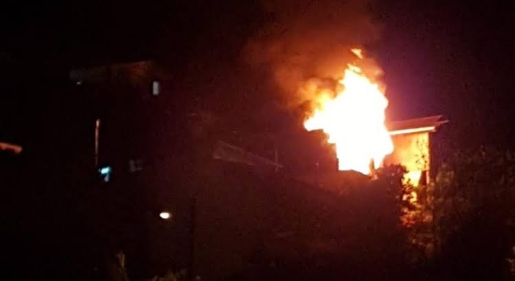 PM ACIONADA: Idosa tem residência incendiada após receber ameaças de criminoso