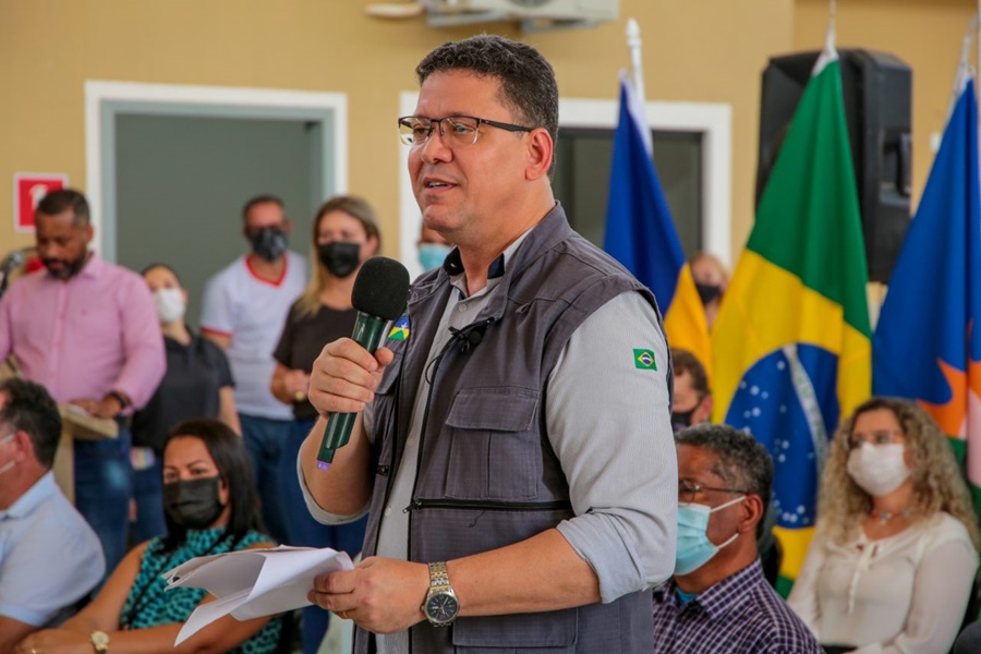 SALA DE AULA: Marcos Rocha garante avanço no Novo Currículo do Ensino Médio