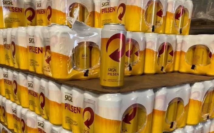 NA MADRUGADA: Funcionários são presos furtando três caixinhas de cerveja em restaurante 