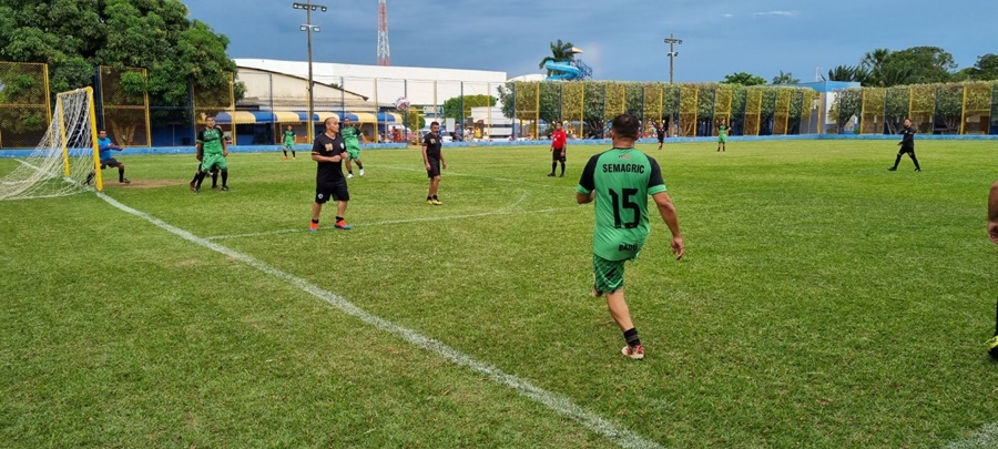 SINDEPROF: Semusa vence Semob na abertura do Campeonato Master de Futebol