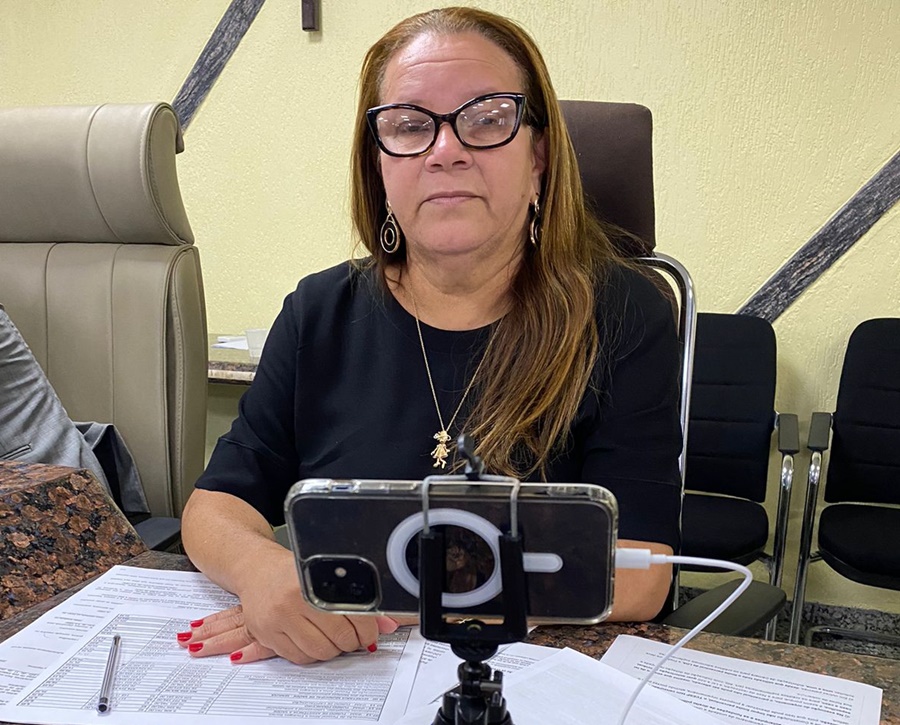 ORÇAMENTO: Vereadora Ellis Regina questiona diminuição de recursos para as vicinais