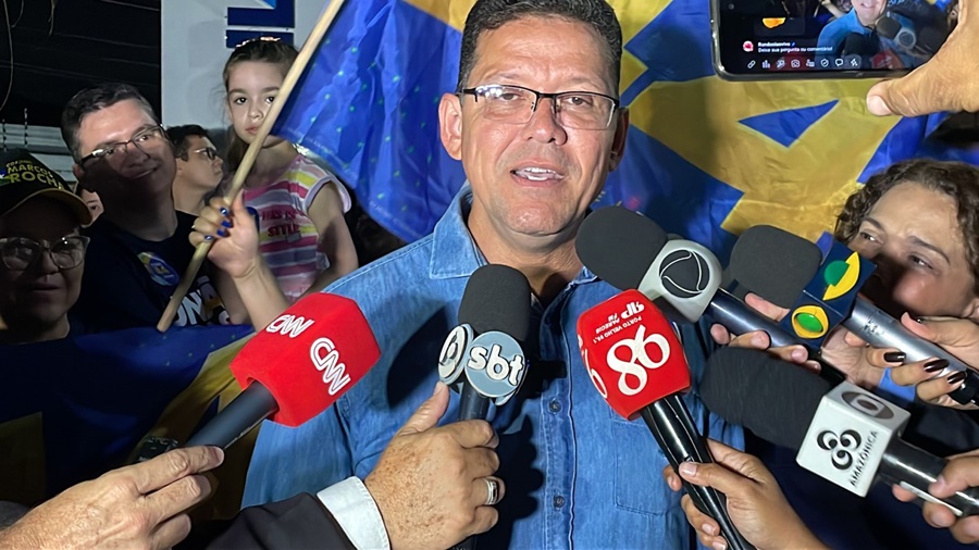PRIMEIRA MÃO: Governador reeleito Marcos Rocha fala com a imprensa após votação