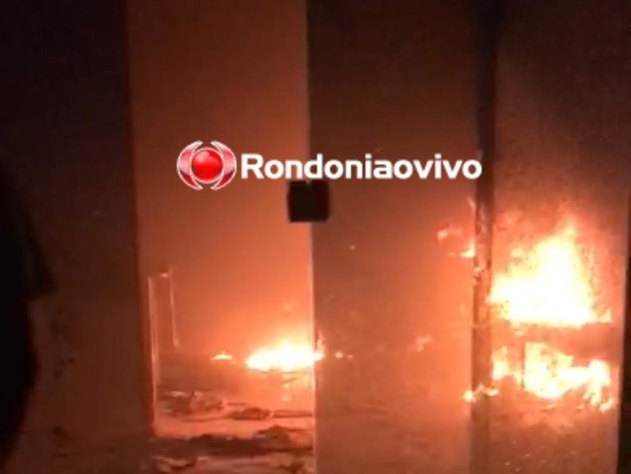 VÂNDALOS: Criminosos colocam fogo em rádio que era contra protestos antidemocráticos 