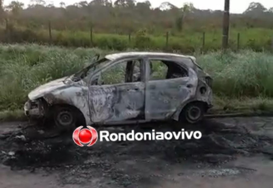 DESTRUÍDO: Veículo de locadora é encontrado incendiado próximo de presídios