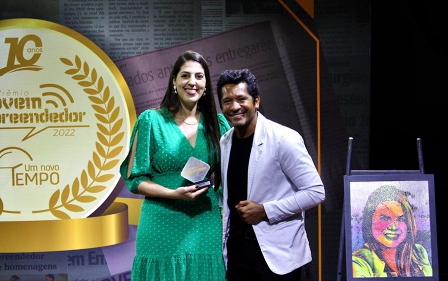 INDÚSTRIA: Veruma Fernandes foi homenageada no Prêmio Jovem Empreendedor 2022