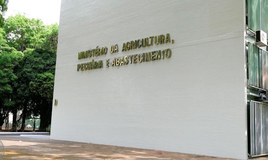 MINISTRO:  Governo Lula tenta achar nome que 'desbolsonarize' setor agrícola