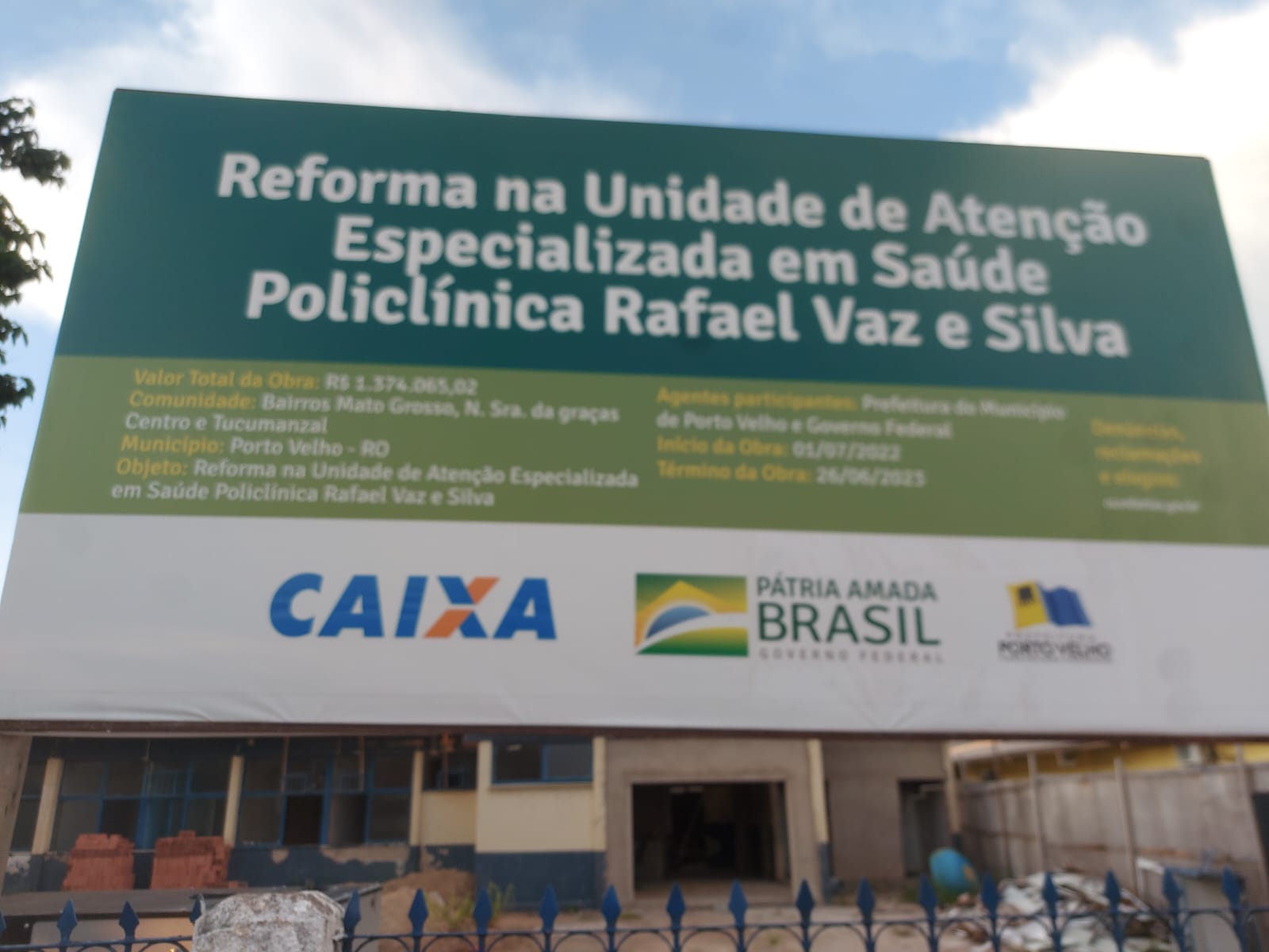 SEM PREVISÃO: População diz que obra de policlínica está parada há meses em Porto Velho