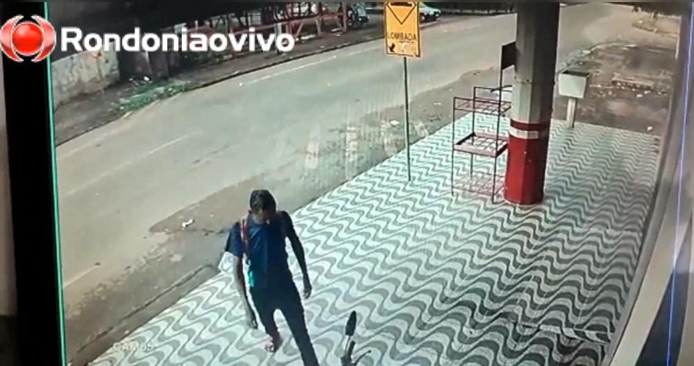 VÍDEO: Criminoso é filmado furtando motocicleta de comerciante em avenida 