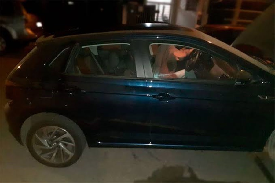 APÓS DENÚNCIA: GTAM prende homem em carro Polo com pistola calibre .40