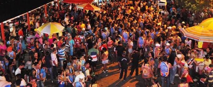 FURACÃO DA SUL: Motorista bêbado é espancado e preso por atropelar foliãs no carnaval 