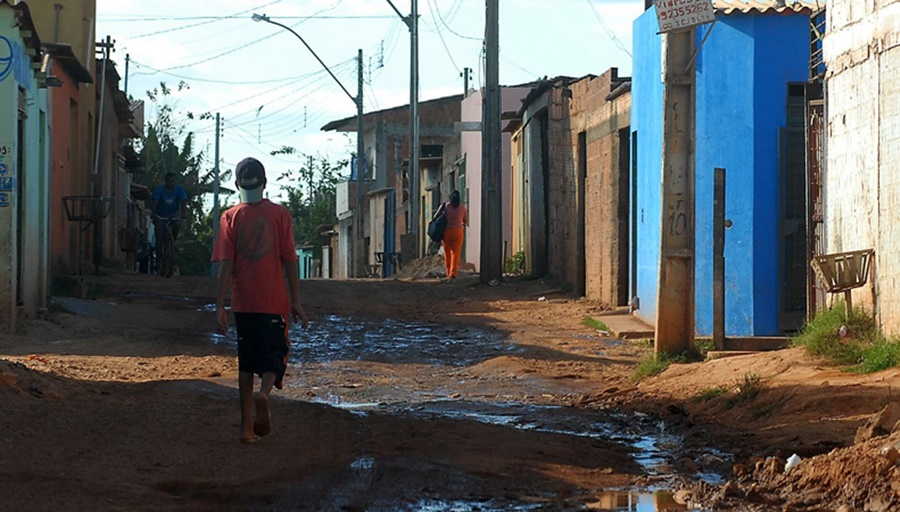 MISÉRIA: Brasil tem 32 milhões de crianças e adolescentes vivendo na pobreza