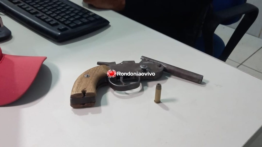 NA HORA: PM flagra trio com arma  e evita assaltos na zona Leste 