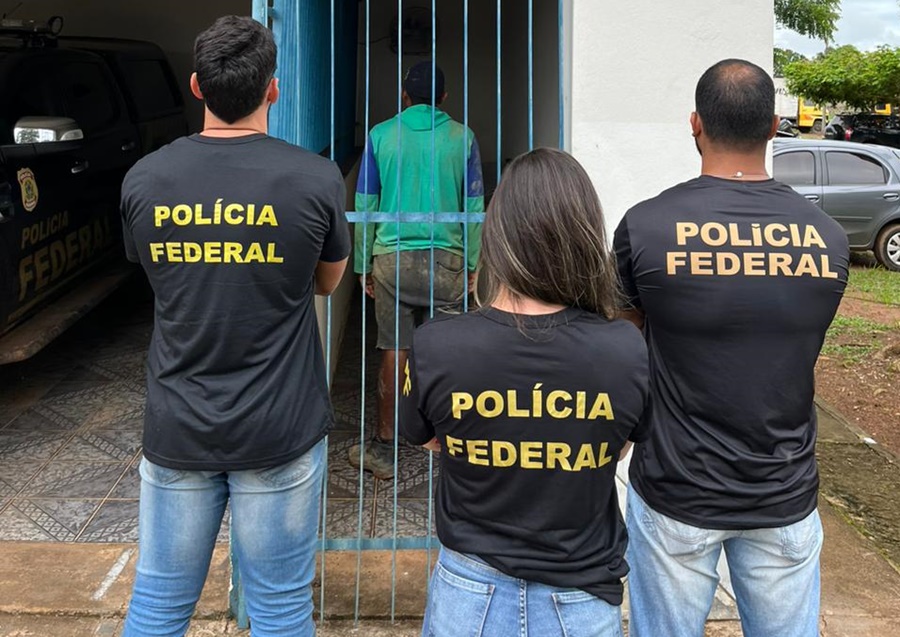CONDENADO: PF faz cerco em residência e prende acusado de estupro de vulnerável