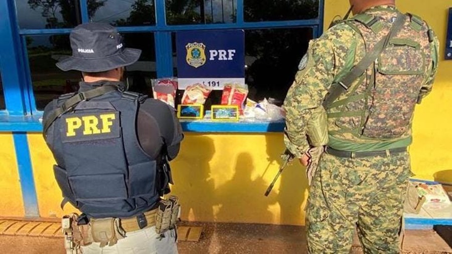 DISFARÇANDO: Traficante carregava mais de três quilos de cocaína em cesta básica 