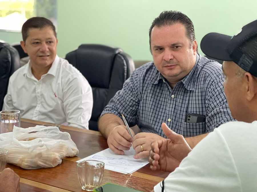 LUÍS DO HOSPITAL: Deputado visita município de Theobroma para levar soluções para região 