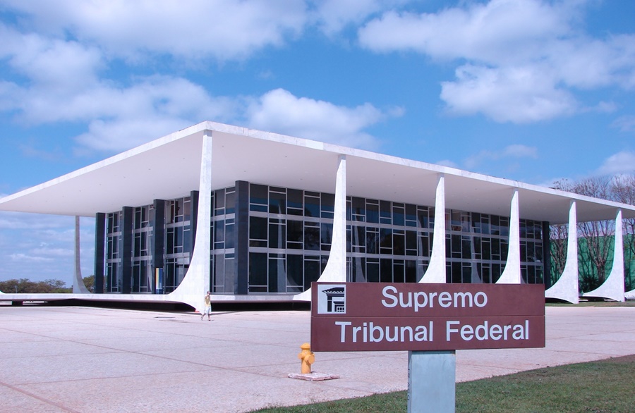 DECISÃO: STF confirma suspensão de processos e decisões judiciais sobre decreto armas