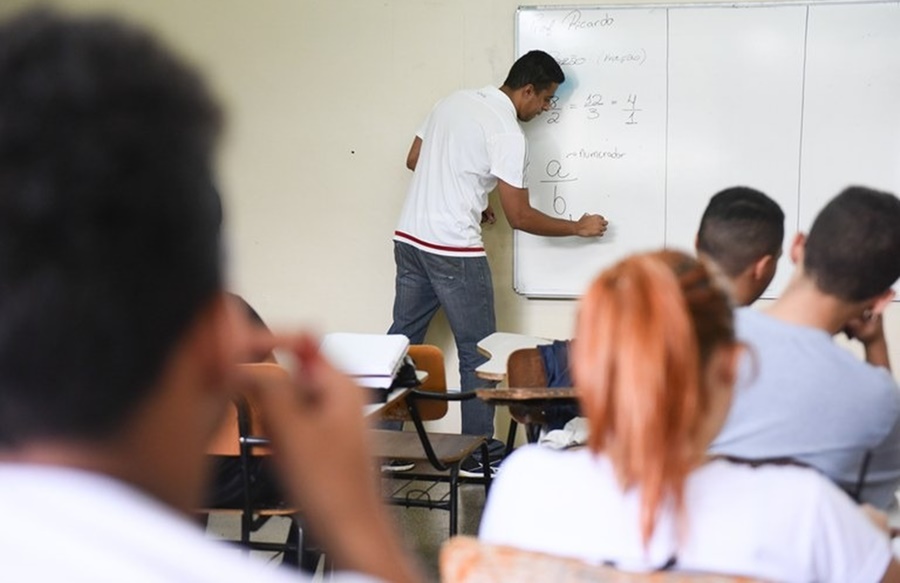  PERNAMBUCO: Prefeitura abre concurso para professores ofertando mil vagas 