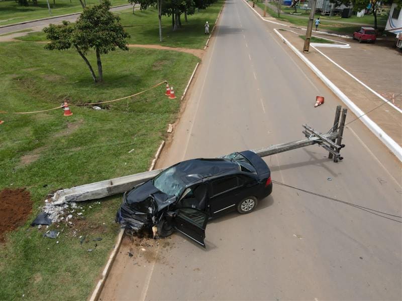 RISCOS: RO registra mais de 100 colisões de veículos em postes esse ano