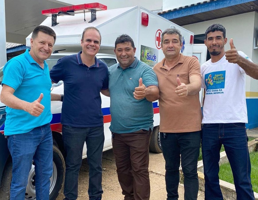ALAN QUEIROZ: Deputado realiza a entrega de uma ambulância semi UTI para município de Urupá
