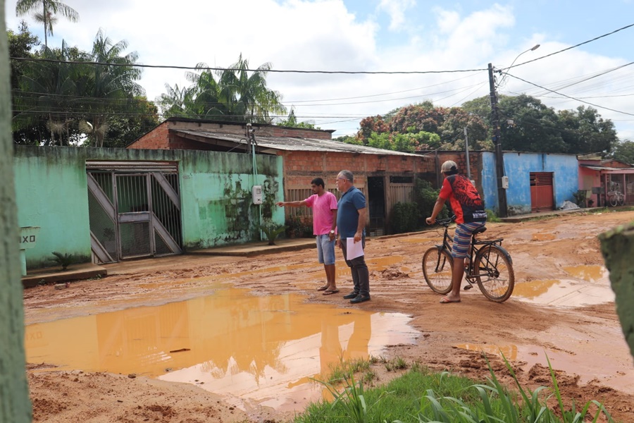 JOEL DA ENFERMAGEM: Vereador conversa com moradores do bairro Castanheira, em Porto Velho