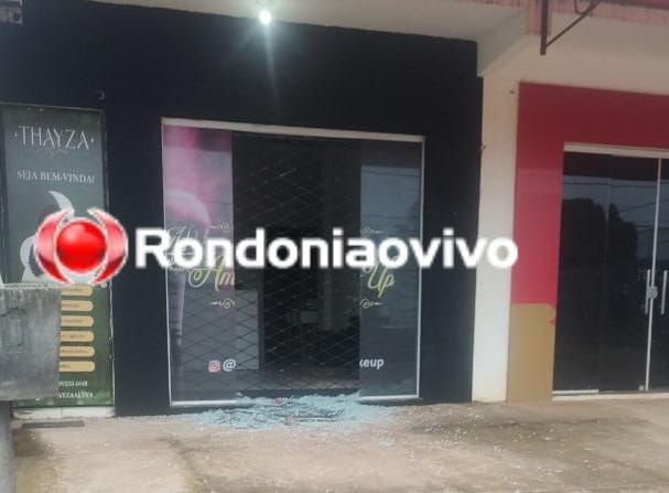 VIROU MODA: Bandidos promovem ataque a bala na frente de salão de beleza 