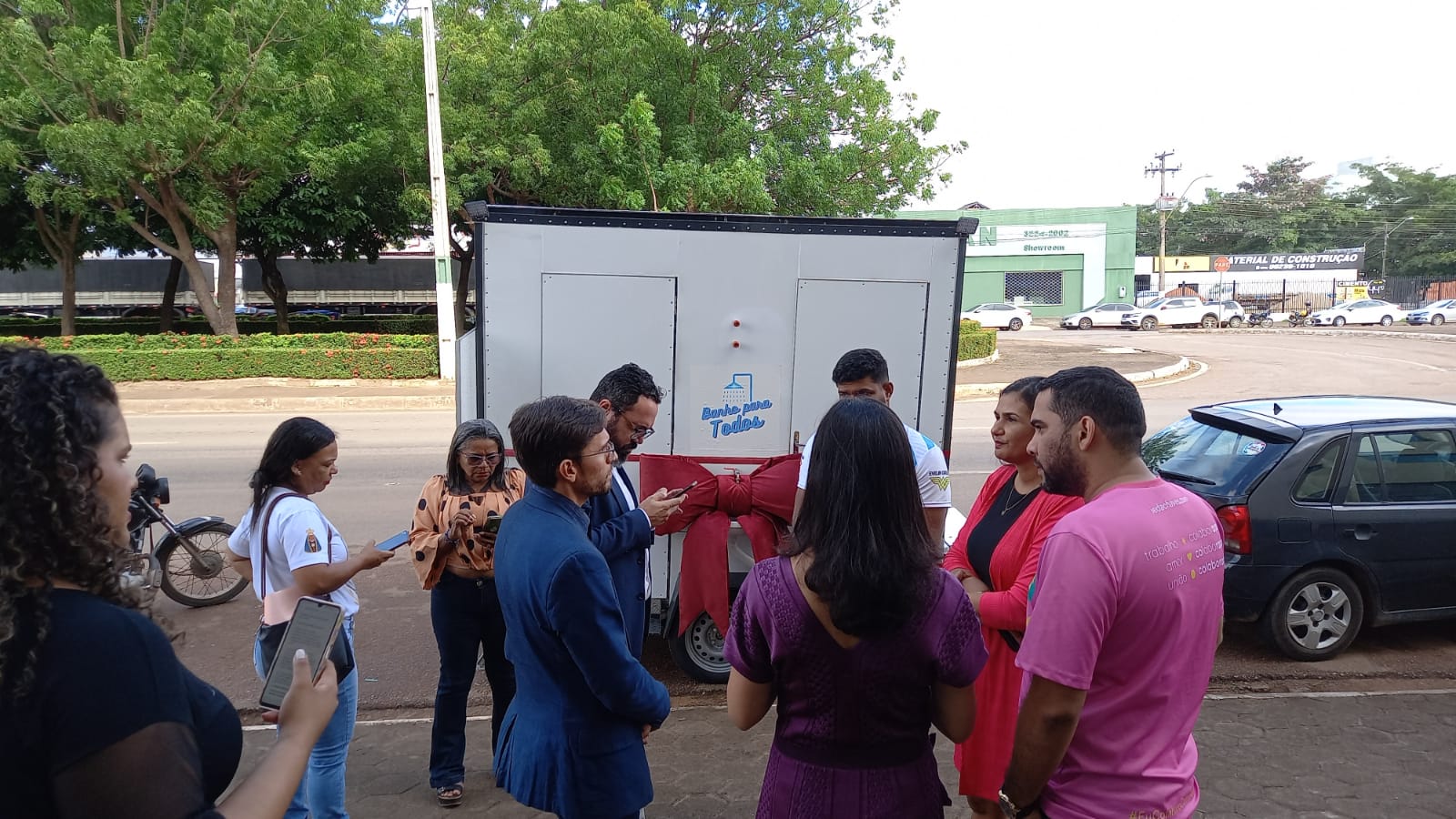SOLIDARIEDADE: Projeto social inaugura banheiro móvel para moradores de rua de Porto Velho