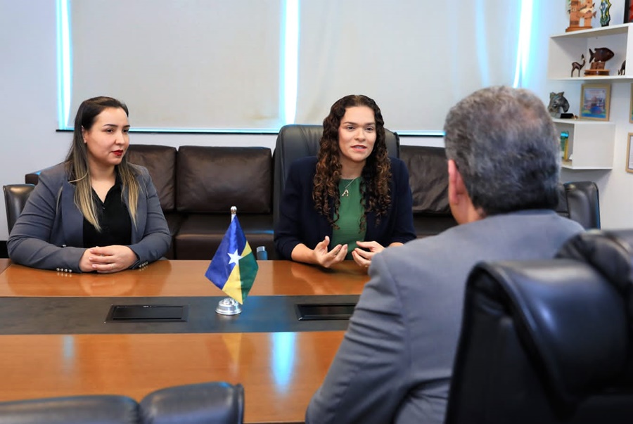 PALÁCIO RIO MADEIRA: Primeira-dama, Luana Rocha se reúne com ministro durante visita institucional