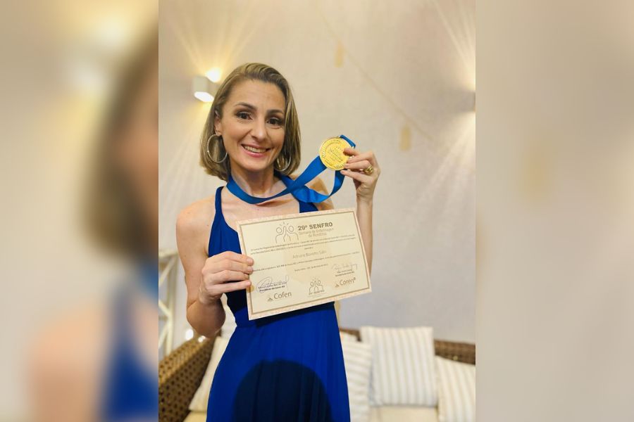 HOMENAGEM: Professora da UniSapiens é reconhecida por ação social em Porto Velho