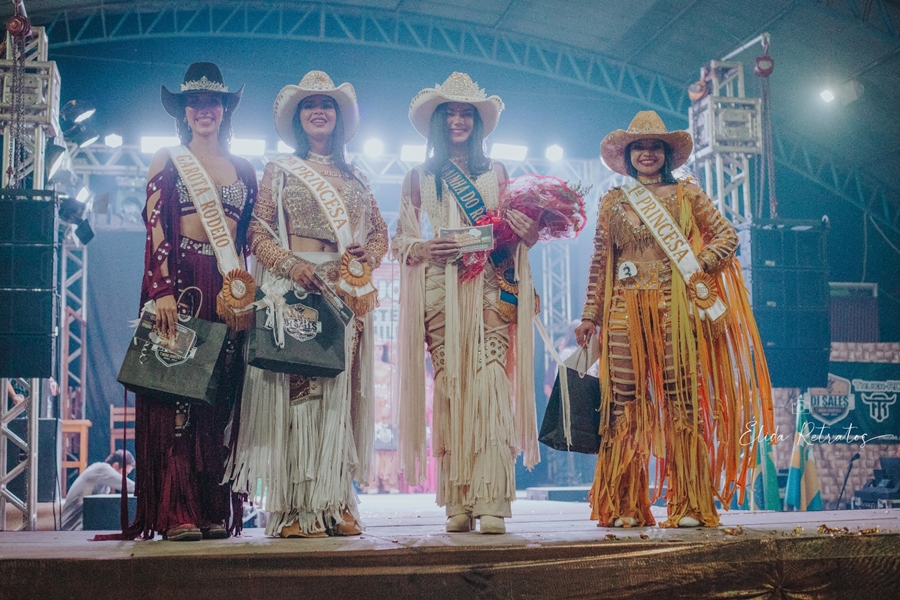 EXPOALTO: Desfile define Rainha do Rodeio e princesas da exposição agropecuária
