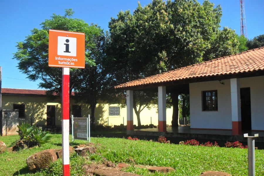 ALAN QUEIROZ: Deputado sugere sinalização turística em vila de Nova Mamoré