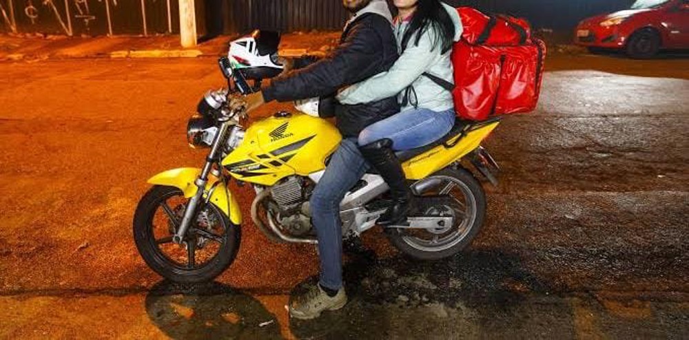 ONDA DE CRIMES: Motoboy de delivery e esposa são assaltados durante entrega 