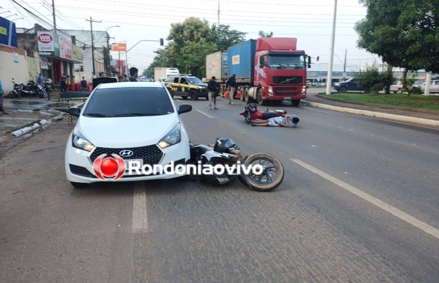 ASSISTA: Grave acidente entre quatro veículos deixa motociclista ferido