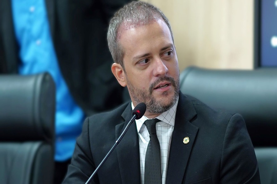 ENQUETE: Como você avalia trabalho legislativo do deputado estadual Lucas Torres?