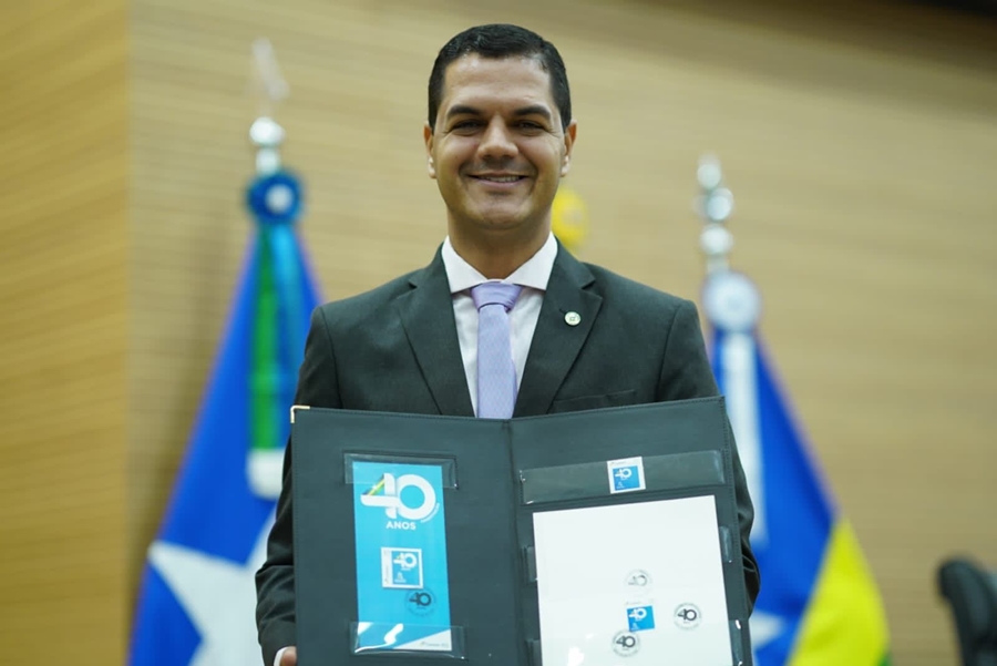 CÁSSIO GOIS: Deputado celebra os 40 anos da Constituição de Rondônia