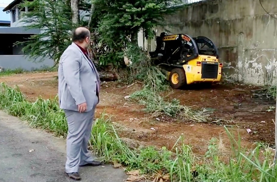 JÚNIOR QUEIROZ: Entorno da Escola Duque de Caxias é revitalizado após pedido de vereador