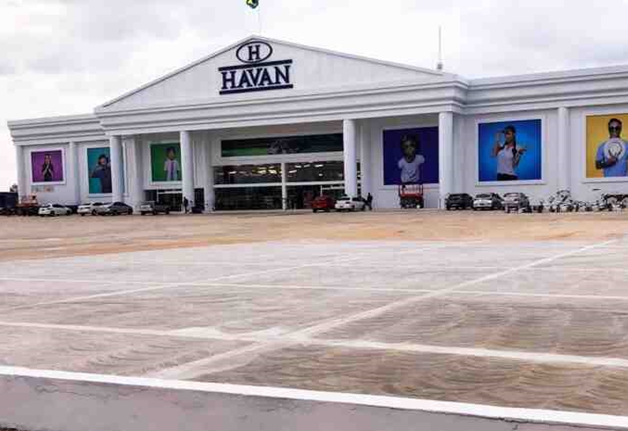 NA HAVAN: Cliente tem motocicleta furtada ao fazer compras em loja