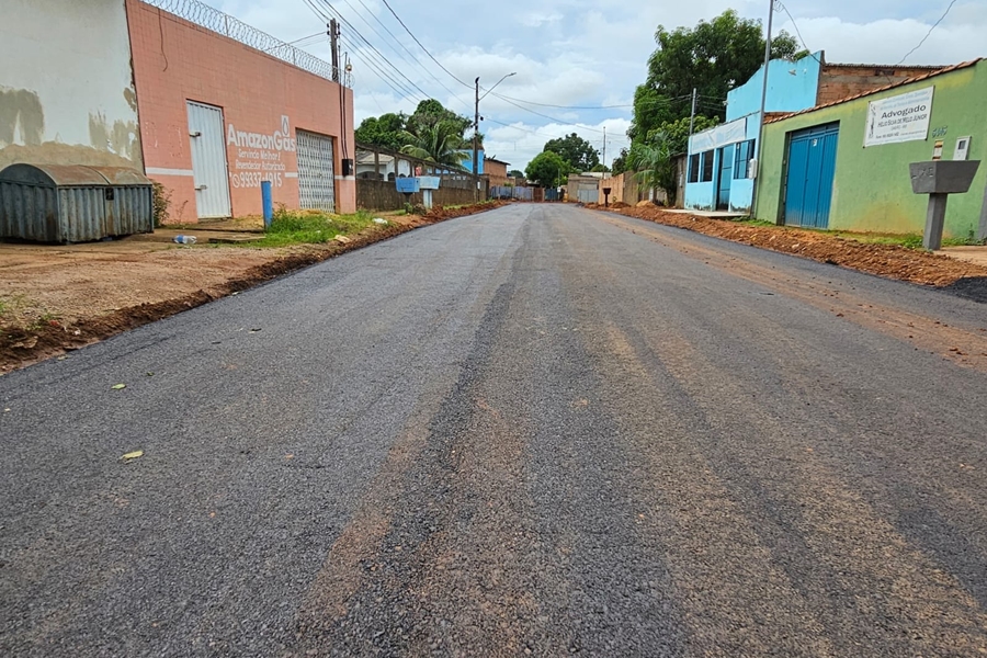 OBRAS: Pavimentação das primeiras ruas do bairro Pantanal é concluída
