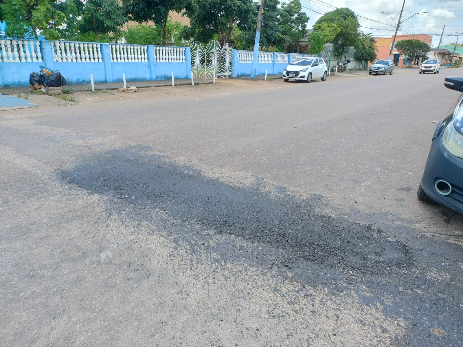 EDWILSON NEGREIROS: Prefeitura conserta buraco em rua do Embratel após intervenção de vereador