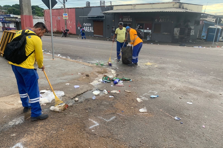 SERVIÇO: Prefeitura segue com cronograma de limpeza na cidade
