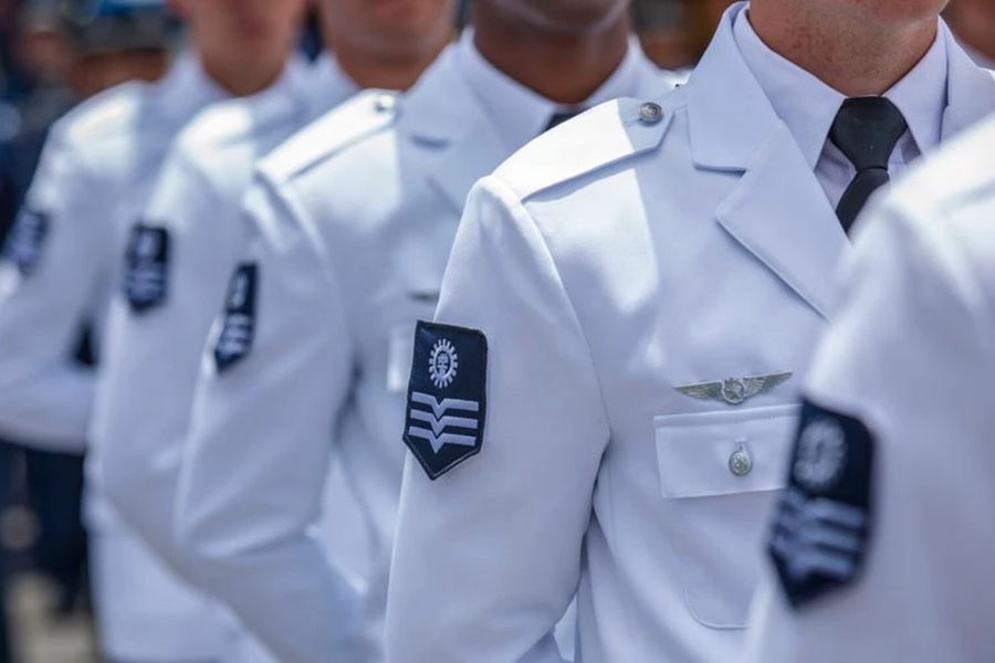 CADETES DO AR Comando da Aeron utica divulga novo edital de exame