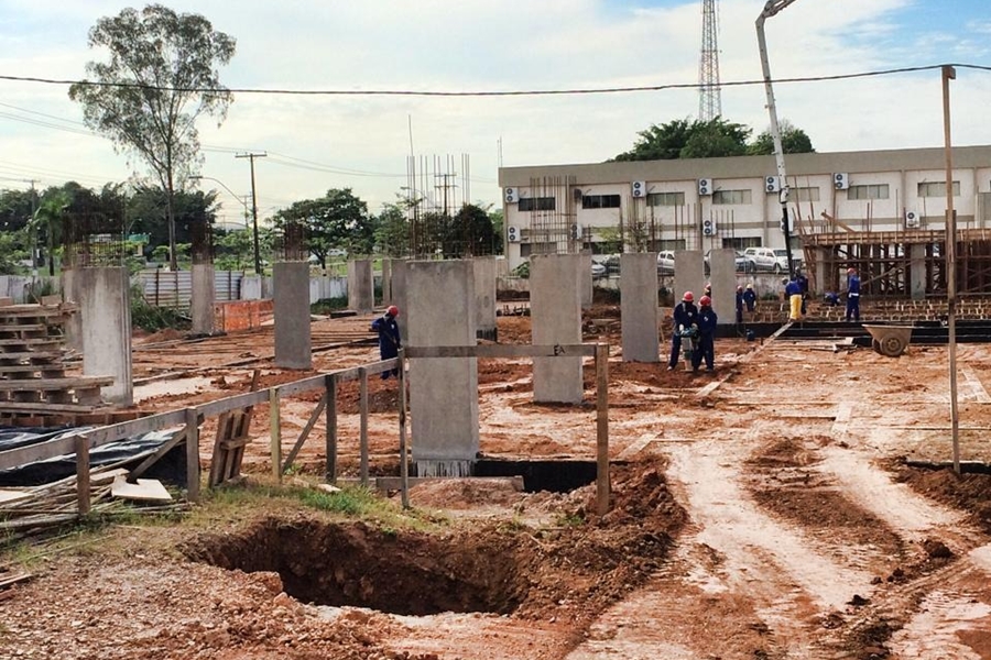 ALAN QUEIROZ: Deputado propõe realocação de escola abandonada para construção de moradias 