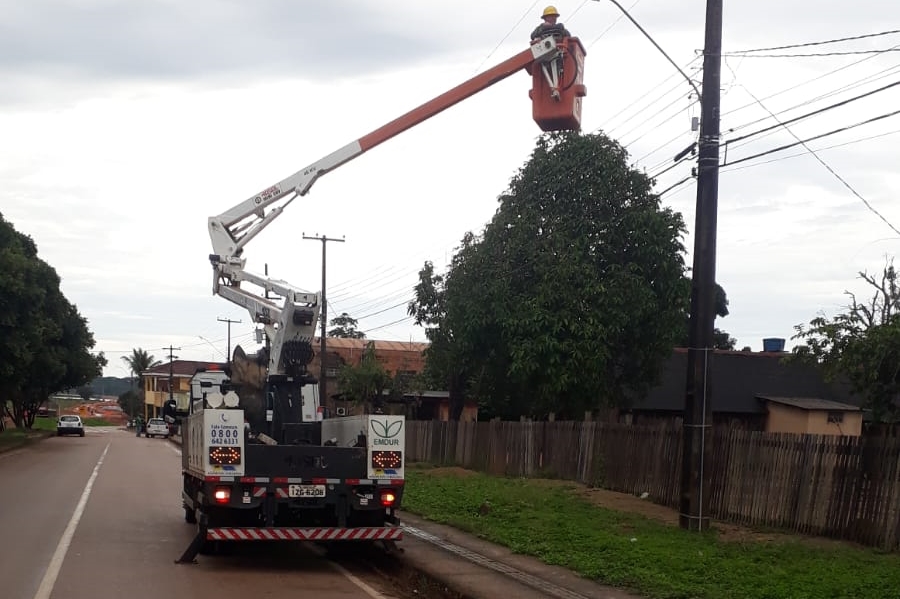JURANDIR BENGALA: Emdur realiza manutenção da iluminação publica em Jaci Paraná após solicitação