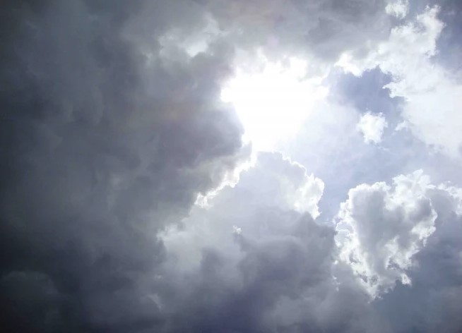 TUDO CINZA: Domingo (03) de céu nublado e chuvas em RO, incluindo Costa Marques