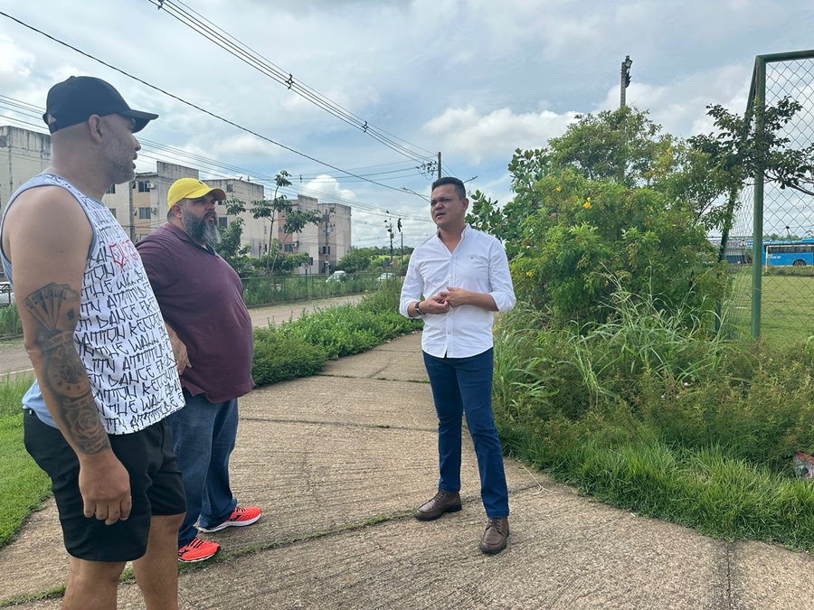 ISAQUE MACHADO: Vereador e Prefeitura iniciam limpeza do Condomínio Morar Melhor