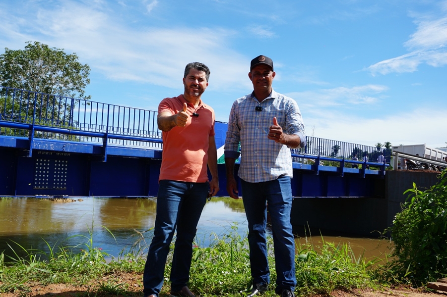 THEOBROMA: Marcos Rogério entrega nova ponte de concreto na Linha 599, KM-16