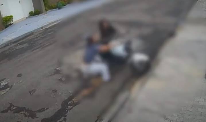 NO TEIXEIRÃO: Mulher é assaltada por dupla enquanto esperava carro de aplicativo
