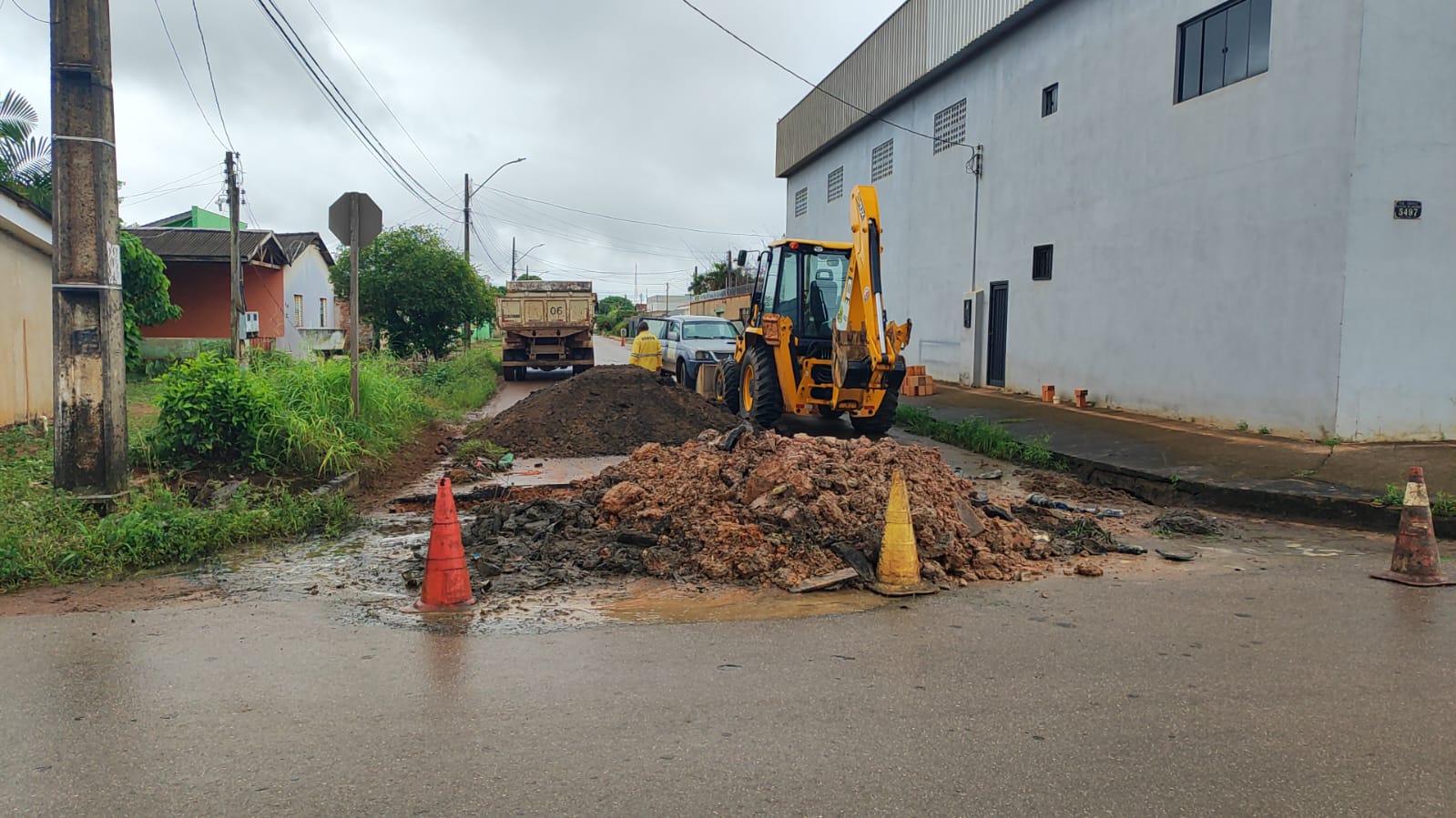 EDWILSON NEGREIROS: Vereador pede e obtém melhorias em drenagem e pavimentação na cidade